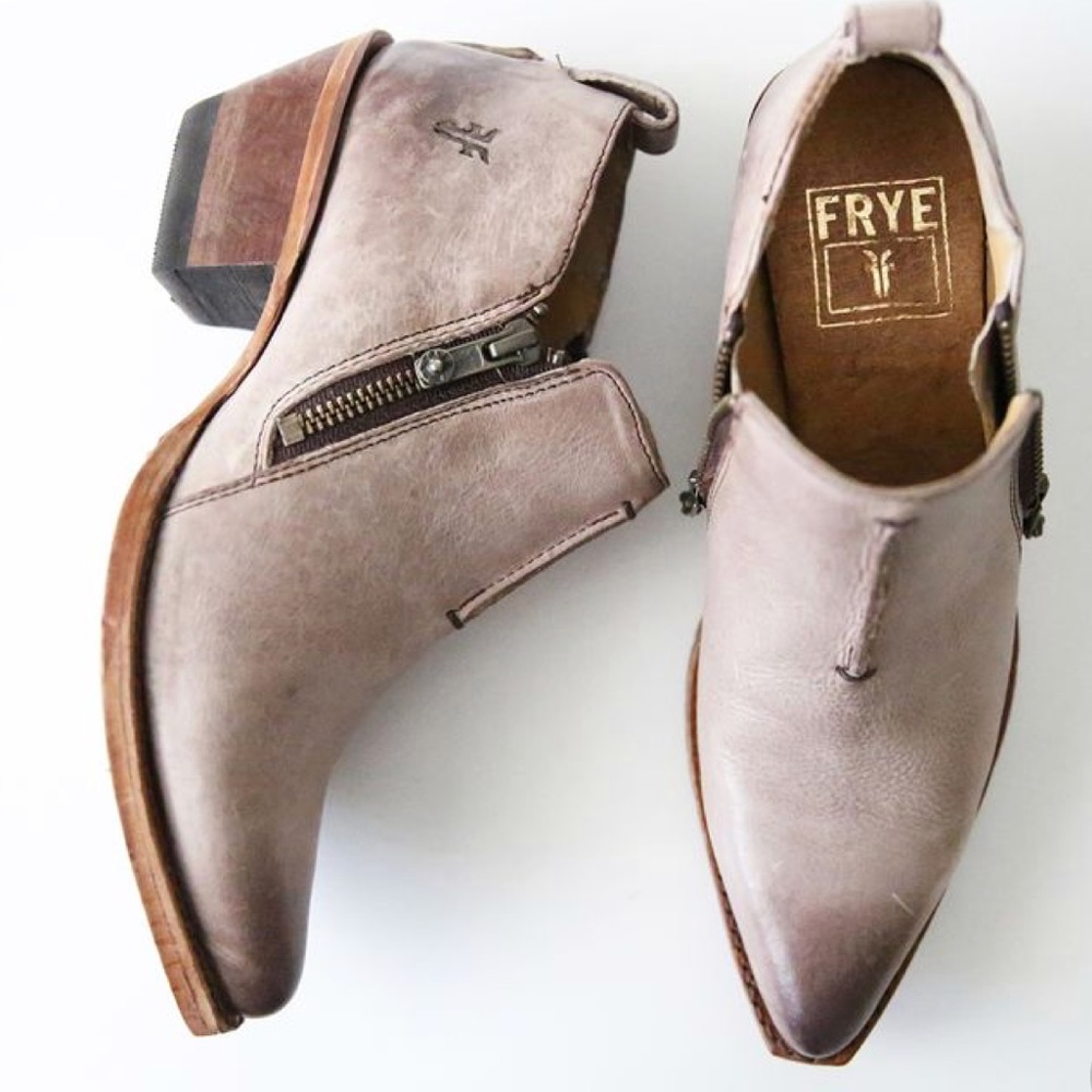Frye Sacha Moto shootie size 7